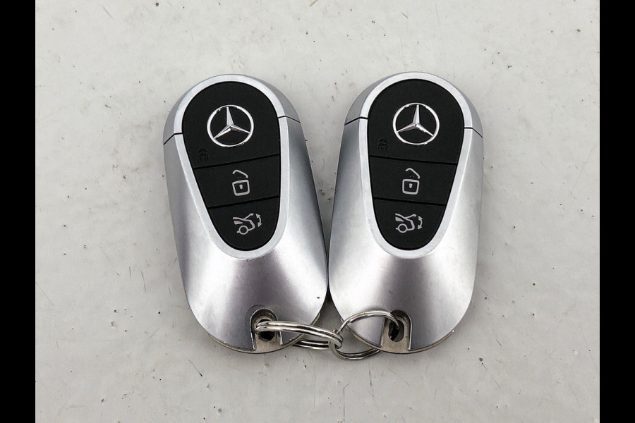Mercedes-Benz C-Klasse Estate 300 e AMG Line(Dealer OnderH, Panorama, Sfeer verlichting, StoelV, Carplay, Parkeersensoren, Etc)