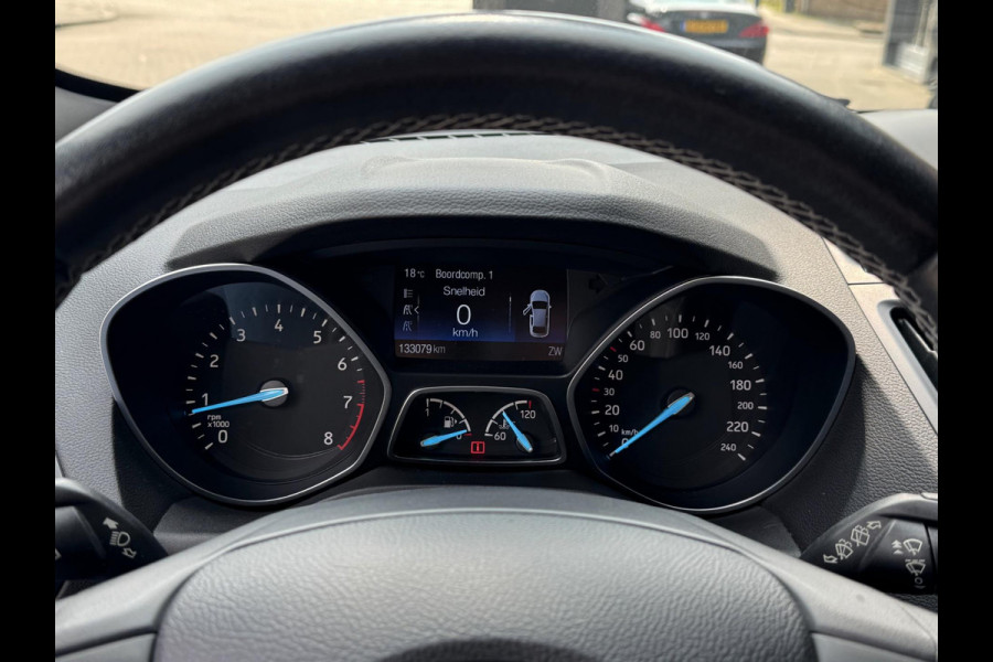 Ford Kuga 1.5 EcoBoost ST Line - Navigatie I Airco I Leer I PDC I Trekhaak I Dealer onderhouden