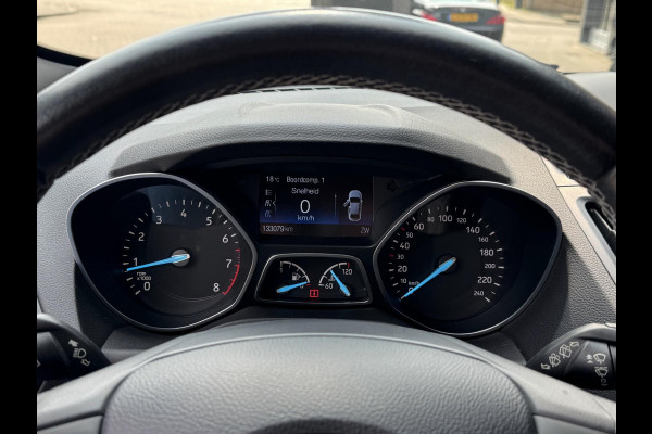 Ford Kuga 1.5 EcoBoost ST Line - Navigatie I Airco I Leer I PDC I Trekhaak I Dealer onderhouden