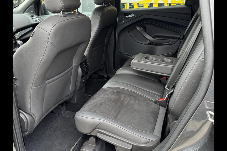 Ford Kuga 1.5 EcoBoost ST Line - Navigatie I Airco I Leer I PDC I Trekhaak I Dealer onderhouden