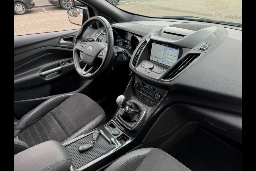 Ford Kuga 1.5 EcoBoost ST Line - Navigatie I Airco I Leer I PDC I Trekhaak I Dealer onderhouden