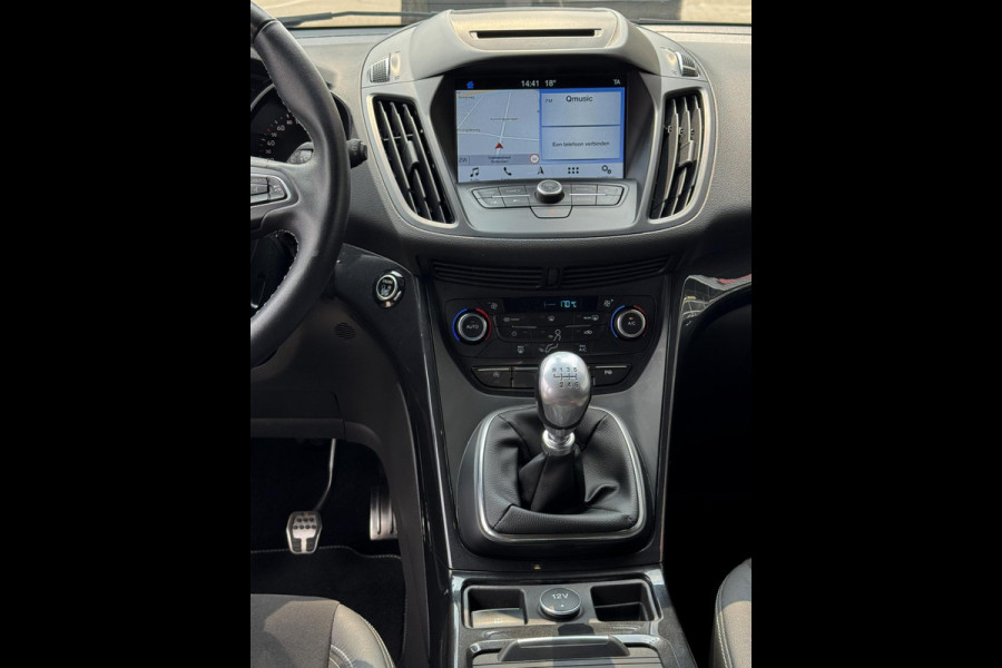 Ford Kuga 1.5 EcoBoost ST Line - Navigatie I Airco I Leer I PDC I Trekhaak I Dealer onderhouden