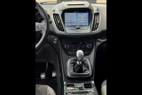 Ford Kuga 1.5 EcoBoost ST Line - Navigatie I Airco I Leer I PDC I Trekhaak I Dealer onderhouden