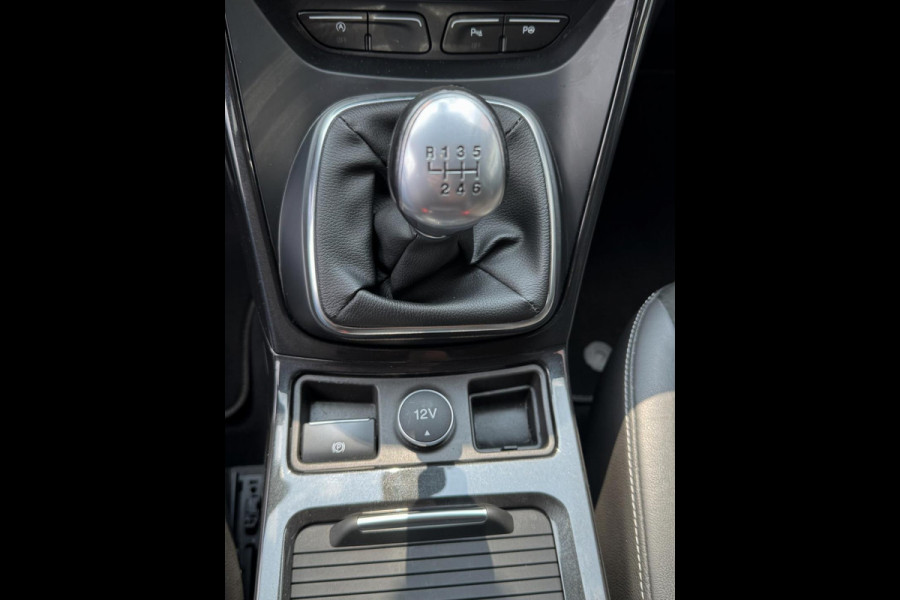 Ford Kuga 1.5 EcoBoost ST Line - Navigatie I Airco I Leer I PDC I Trekhaak I Dealer onderhouden