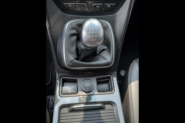 Ford Kuga 1.5 EcoBoost ST Line - Navigatie I Airco I Leer I PDC I Trekhaak I Dealer onderhouden