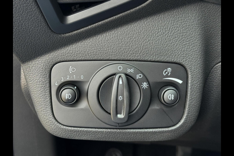 Ford Kuga 1.5 EcoBoost ST Line - Navigatie I Airco I Leer I PDC I Trekhaak I Dealer onderhouden