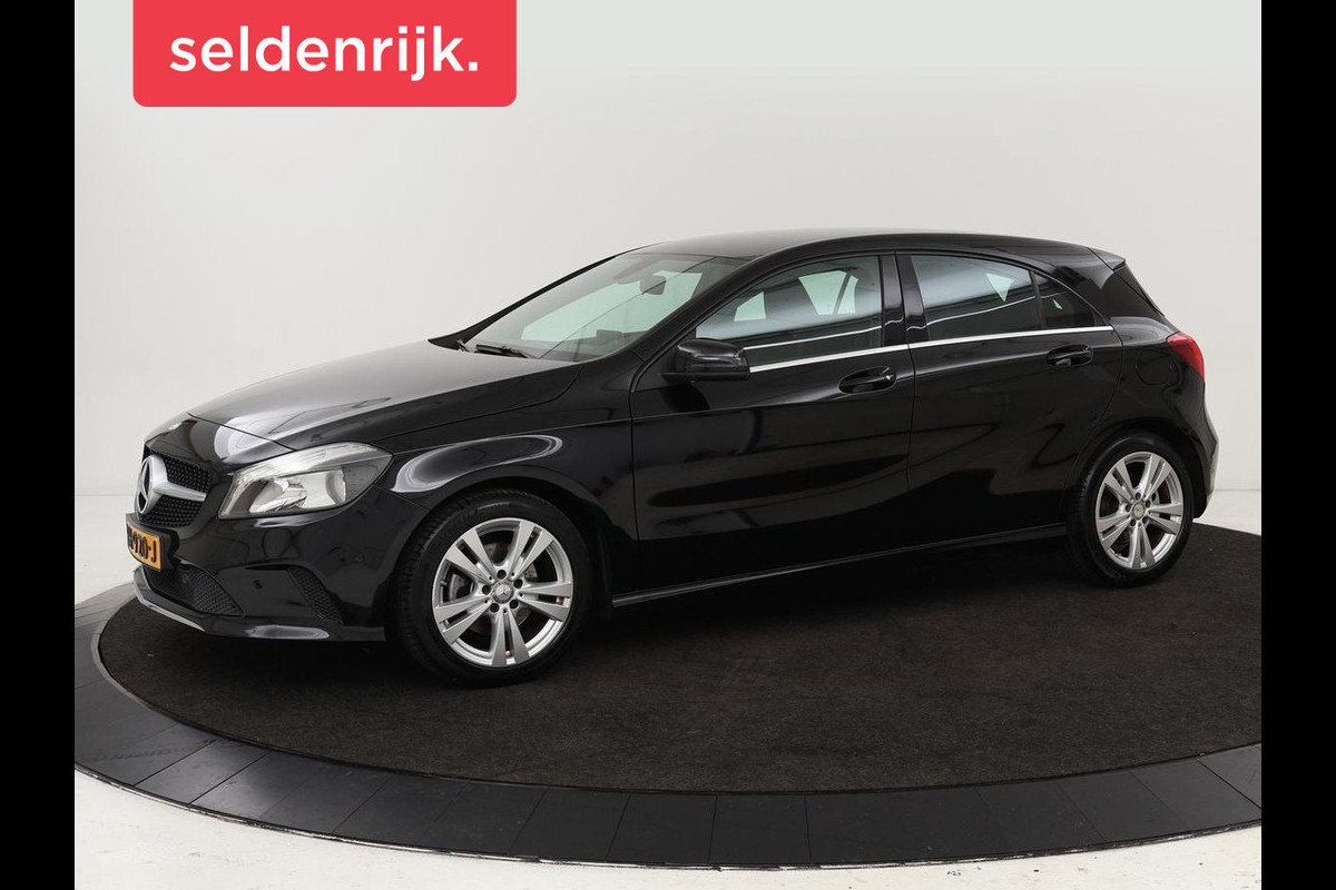 Mercedes-Benz A-Klasse 180 Urban | Stoelverwarming | Navigatie | Sportstoelen | Half leder | Cruise control | Park Assist | Airco | Bluetooth Mercedes-Benz A-Klasse 180 Urban | Stoelverwarming | Navigatie | Sportstoelen | Half leder | Cruise control | Park Assist | Airco | Bluetooth
