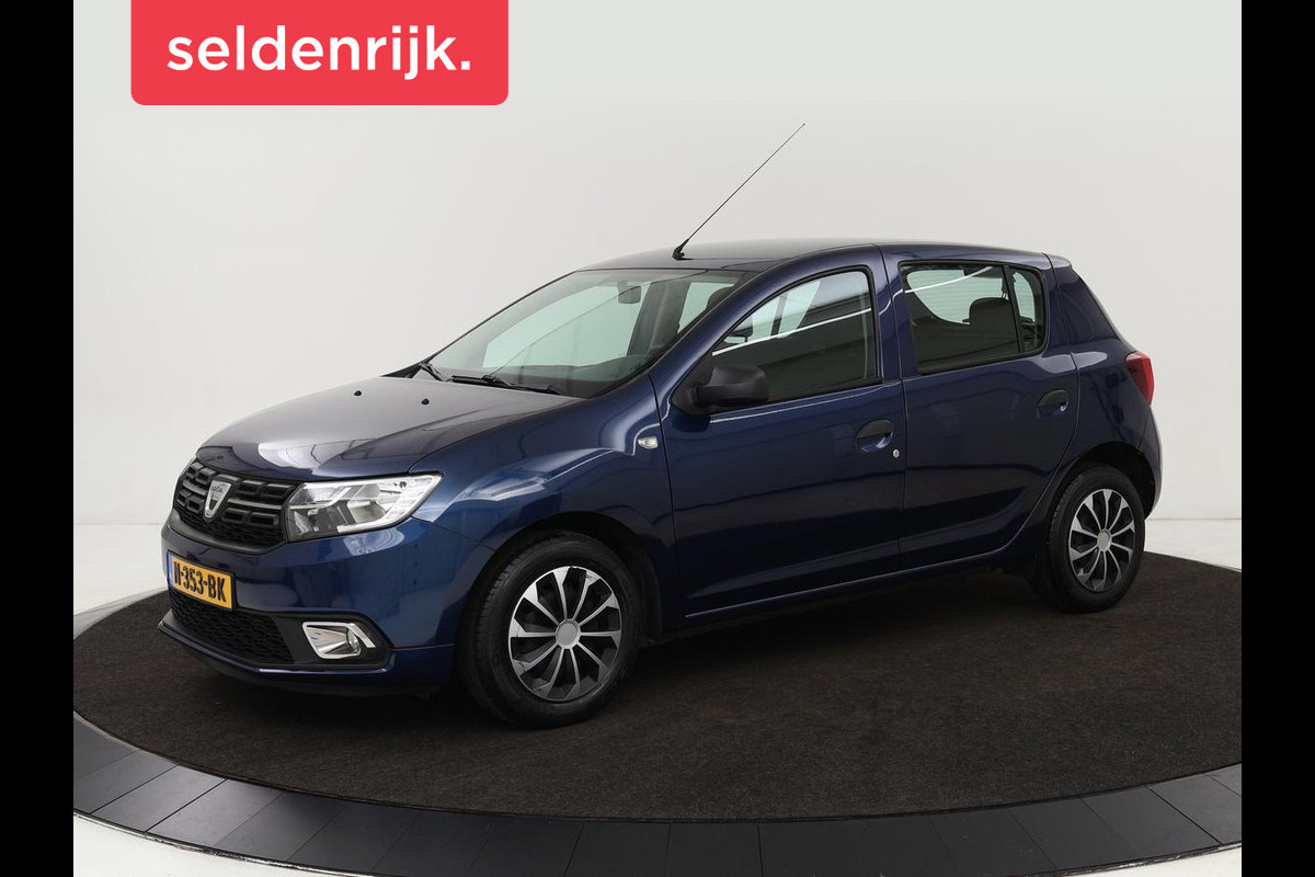 Dacia Sandero 0.9 TCe Laureate | Trekhaak | Airco | Bluetooth | Elektrische ramen | Radio/CD Dacia Sandero 0.9 TCe Laureate | Trekhaak | Airco | Bluetooth | Elektrische ramen | Radio/CD