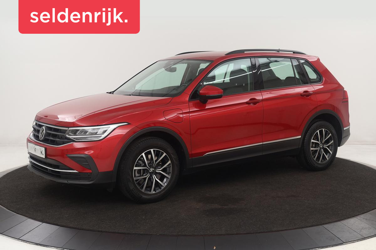Volkswagen Tiguan 1.4 TSI eHybrid Life | Stoel & stuurverwarming | Carplay | Adaptive cruise | Full LED | Navigatie | Parkeerhulp | Active Info Display Volkswagen Tiguan 1.4 TSI eHybrid Life | Stoel & stuurverwarming | Carplay | Adaptive cruise | Full LED | Navigatie | Parkeerhulp | Active Info Display
