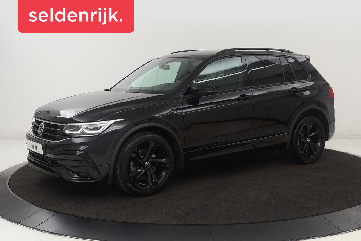 Volkswagen Tiguan 1.4 TSI eHybrid R Line | Leder | Trekhaak | Stoelverwarming | Camera | Adaptive cruise | Carplay | Matrix LED | Navigatie | Park Assist | Memory