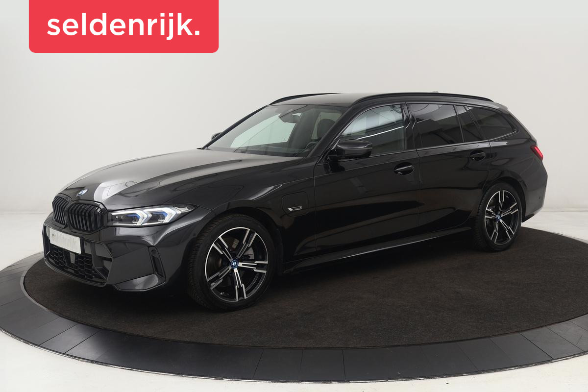 BMW 3 Serie Touring 320e M Sport | Head-Up | Stoel & stuurverwarming | Adaptive cruise | Sportstoelen | Adaptief LED | Sfeerverlichting | Camera | Carplay | Leder/Alcantara BMW 3 Serie Touring 320e M Sport | Head-Up | Stoel & stuurverwarming | Adaptive cruise | Sportstoelen | Adaptief LED | Sfeerverlichting | Camera | Carplay | Leder/Alcantara