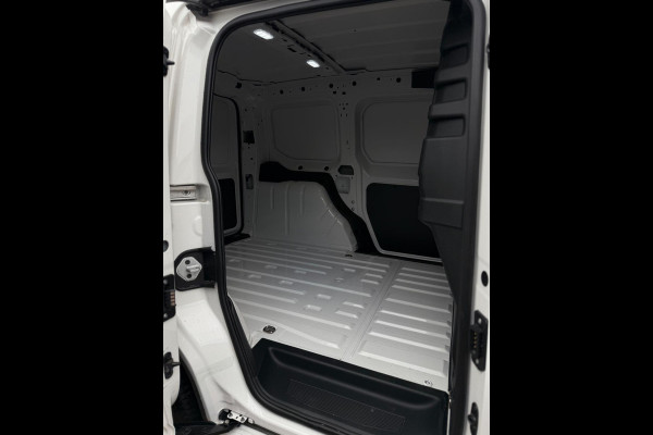 Volkswagen Caddy Cargo 1.5 TSI CarPlay Camera