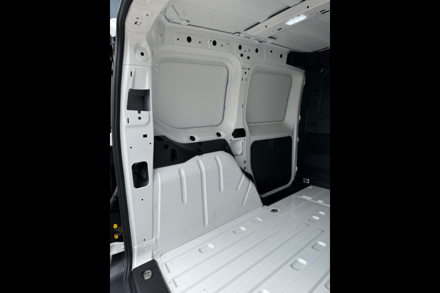 Volkswagen Caddy Cargo 1.5 TSI CarPlay Camera
