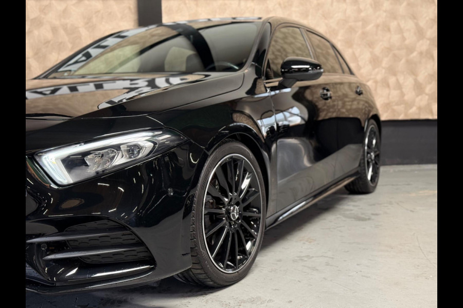 Mercedes-Benz A-Klasse 200 d Amg pakket l Night pakket l Sfeer verlichting l Camera l 19 Inch