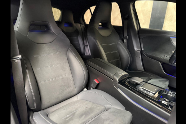 Mercedes-Benz A-Klasse 200 d Amg pakket l Night pakket l Sfeer verlichting l Camera l 19 Inch