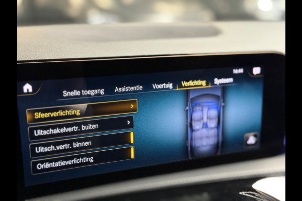 Mercedes-Benz A-Klasse 200 d Amg pakket l Night pakket l Sfeer verlichting l Camera l 19 Inch