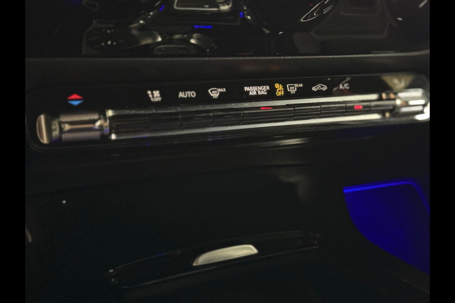 Mercedes-Benz A-Klasse 200 d Amg pakket l Night pakket l Sfeer verlichting l Camera l 19 Inch