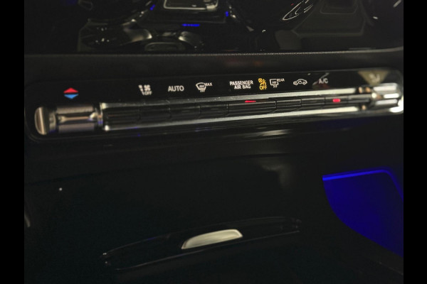 Mercedes-Benz A-Klasse 200 d Amg pakket l Night pakket l Sfeer verlichting l Camera l 19 Inch