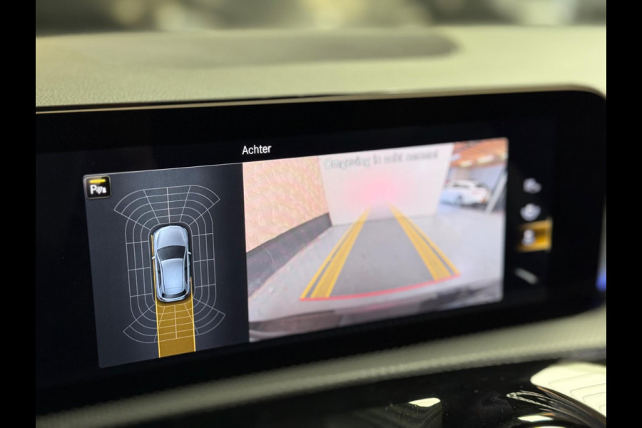 Mercedes-Benz A-Klasse 200 d Amg pakket l Night pakket l Sfeer verlichting l Camera l 19 Inch