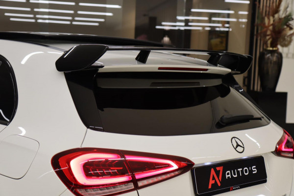 Mercedes-Benz A-Klasse AMG 35 4MATIC PANO/CAM/BURM/BLINDESPOT/NIGHTPAKET/BOMVOL