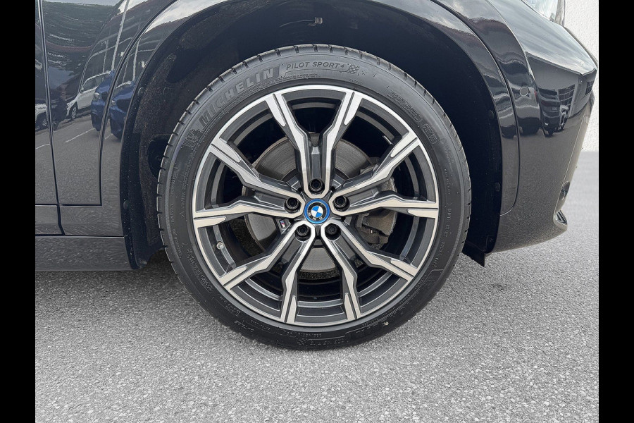 BMW X1 xDrive25e M-SPORT ** LED, NAVI+, HALF-LEDER, HuD, ALARM, KEYLESS, 19-inch LMV ** 1e EIG - UNFALLFREI ** ** INFORMEER OOK NAAR ONZE AANTREKKELIJKE FINANCIAL-LEASE TARIEVEN **