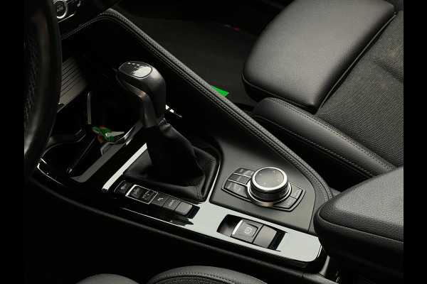 BMW X1 xDrive25e M-SPORT ** LED, NAVI+, HALF-LEDER, HuD, ALARM, KEYLESS, 19-inch LMV ** 1e EIG - UNFALLFREI ** ** INFORMEER OOK NAAR ONZE AANTREKKELIJKE FINANCIAL-LEASE TARIEVEN **