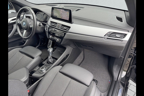 BMW X1 xDrive25e M-SPORT ** LED, NAVI+, HALF-LEDER, HuD, ALARM, KEYLESS, 19-inch LMV ** 1e EIG - UNFALLFREI ** ** INFORMEER OOK NAAR ONZE AANTREKKELIJKE FINANCIAL-LEASE TARIEVEN **