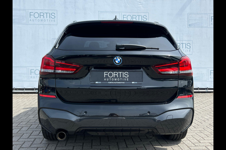 BMW X1 xDrive25e M-SPORT ** LED, NAVI+, HALF-LEDER, HuD, ALARM, KEYLESS, 19-inch LMV ** 1e EIG - UNFALLFREI ** ** INFORMEER OOK NAAR ONZE AANTREKKELIJKE FINANCIAL-LEASE TARIEVEN **