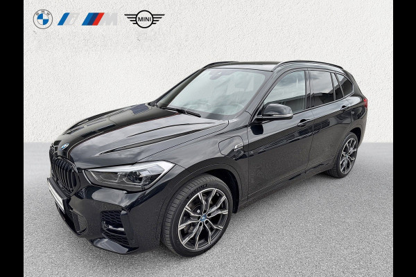 BMW X1 xDrive25e M-SPORT ** LED, NAVI+, HALF-LEDER, HuD, ALARM, KEYLESS, 19-inch LMV ** 1e EIG - UNFALLFREI ** ** INFORMEER OOK NAAR ONZE AANTREKKELIJKE FINANCIAL-LEASE TARIEVEN **