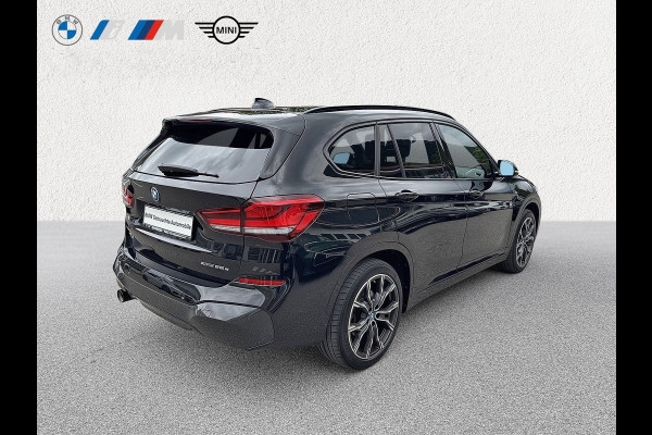 BMW X1 xDrive25e M-SPORT ** LED, NAVI+, HALF-LEDER, HuD, ALARM, KEYLESS, 19-inch LMV ** 1e EIG - UNFALLFREI ** ** INFORMEER OOK NAAR ONZE AANTREKKELIJKE FINANCIAL-LEASE TARIEVEN **