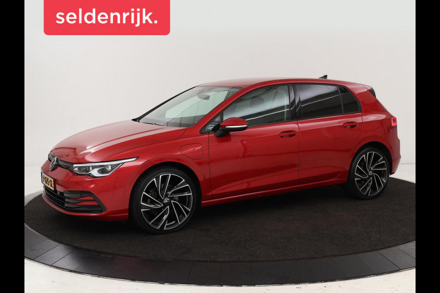 Volkswagen Golf 1.4 eHybrid Style | Stoel & stuurverwarming | Massage | Carplay | Memory | Achterbankverwarming | Adaptive cruise | Park Assist | Sfeerverlichting | Navigatie | Full LED | PHEV