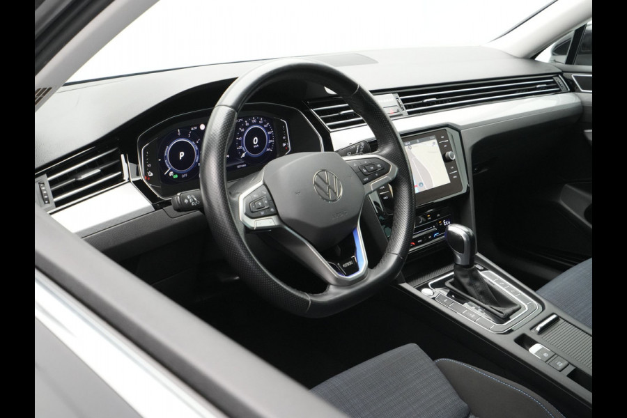 Volkswagen Passat Variant 1.4 TSI 218pk PHEV GTE Business Navigatie Virtual Cockpit Pdc Acc 192