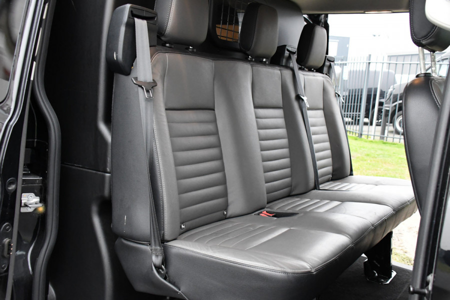 Ford Transit Custom 300 2.0 TDCI L2H1 DC Black Edition Camera, Adaptieve Cruise, 170Pk, Carplay, Automaat, Leder, Multimedia, Sensoren, 2 x Schuifdeur, UNIEK!
