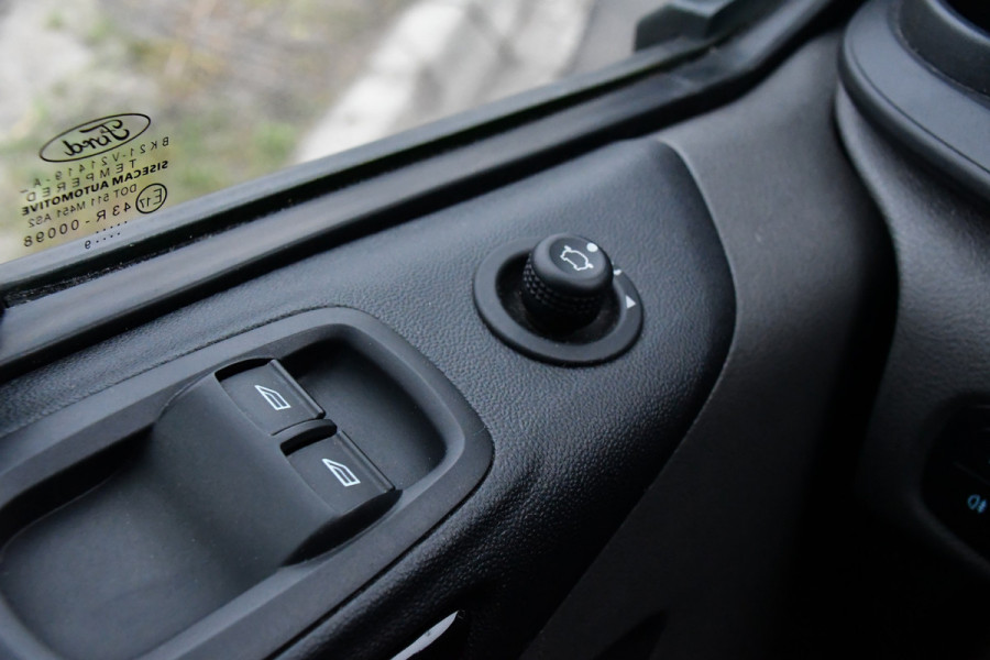 Ford Transit Custom 300 2.0 TDCI L2H1 DC Black Edition Camera, Adaptieve Cruise, 170Pk, Carplay, Automaat, Leder, Multimedia, Sensoren, 2 x Schuifdeur, UNIEK!