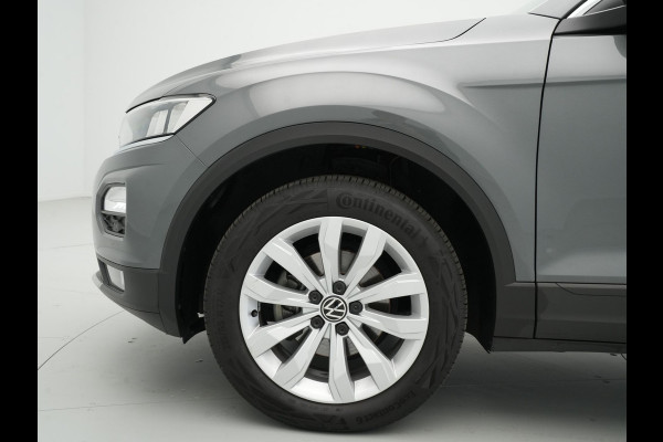 Volkswagen T-Roc 1.0 TSI 110pk Style Executive Getint glas Navigatie Adaptieve Cruise PDC 217