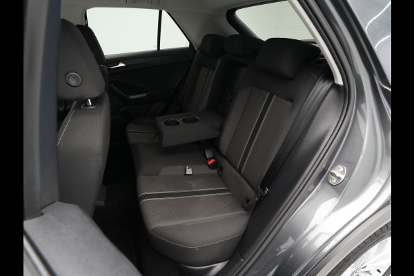 Volkswagen T-Roc 1.0 TSI 110pk Style Executive Getint glas Navigatie Adaptieve Cruise PDC 217