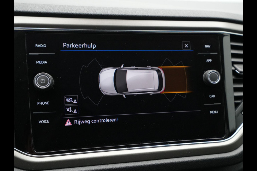 Volkswagen T-Roc 1.0 TSI 110pk Style Executive Getint glas Navigatie Adaptieve Cruise PDC 217