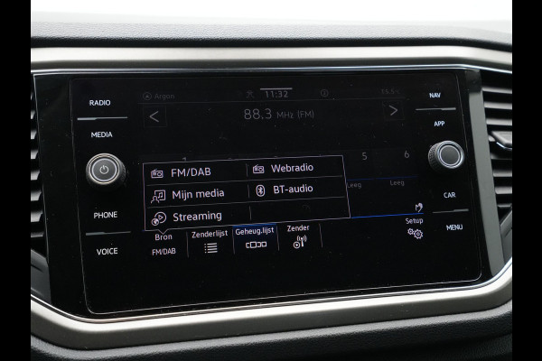 Volkswagen T-Roc 1.0 TSI 110pk Style Executive Getint glas Navigatie Adaptieve Cruise PDC 217