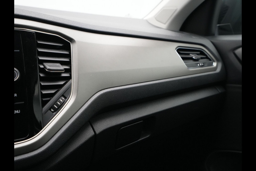 Volkswagen T-Roc 1.0 TSI 110pk Style Executive Getint glas Navigatie Adaptieve Cruise PDC 217
