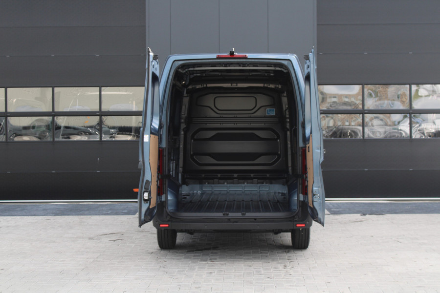Renault Master T35 2.0 dCi 170pk L2H2 Extra - Navigatie - Blind Spot - Camera - Stoelverwarming - Verwarmde voorruit - Rijklaar
