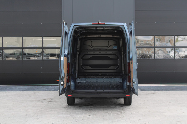 Renault Master T35 2.0 dCi 170pk L2H2 Extra - Navigatie - Blind Spot - Camera - Stoelverwarming - Verwarmde voorruit - Rijklaar