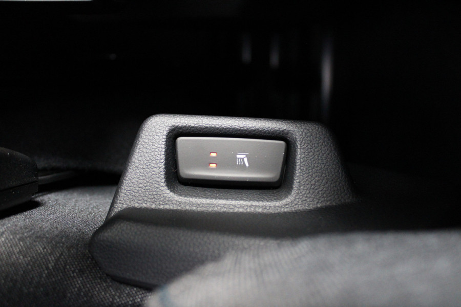 Renault Master T35 2.0 dCi 170pk L2H2 Extra - Navigatie - Blind Spot - Camera - Stoelverwarming - Verwarmde voorruit - Rijklaar
