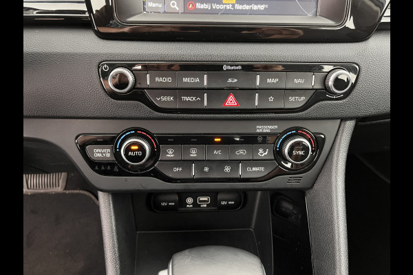 Kia Niro 1.6 GDi Hybrid ExecutiveLine Aut. *LEATHER-FABRIC | NAVI-FULLMAP | KEYLESS | CAMERA | COMFORT-SEATS | DIGI-COCKPIT | LANE-ASSIST | ECC | CARPLAY | PDC | 16''ALU*