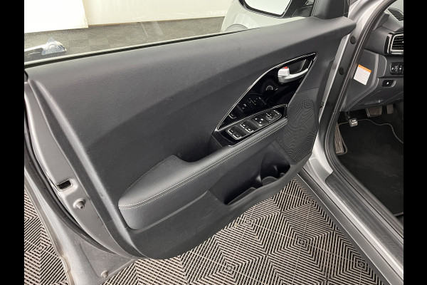 Kia Niro 1.6 GDi Hybrid ExecutiveLine Aut. *LEATHER-FABRIC | NAVI-FULLMAP | KEYLESS | CAMERA | COMFORT-SEATS | DIGI-COCKPIT | LANE-ASSIST | ECC | CARPLAY | PDC | 16''ALU*