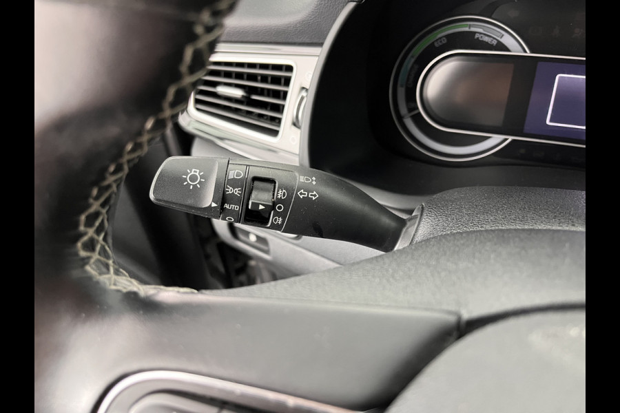 Kia Niro 1.6 GDi Hybrid ExecutiveLine Aut. *LEATHER-FABRIC | NAVI-FULLMAP | KEYLESS | CAMERA | COMFORT-SEATS | DIGI-COCKPIT | LANE-ASSIST | ECC | CARPLAY | PDC | 16''ALU*