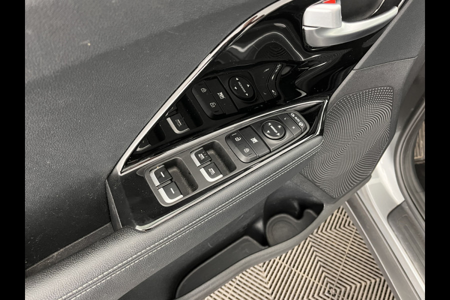 Kia Niro 1.6 GDi Hybrid ExecutiveLine Aut. *LEATHER-FABRIC | NAVI-FULLMAP | KEYLESS | CAMERA | COMFORT-SEATS | DIGI-COCKPIT | LANE-ASSIST | ECC | CARPLAY | PDC | 16''ALU*