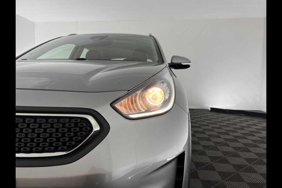 Kia Niro 1.6 GDi Hybrid ExecutiveLine Aut. *LEATHER-FABRIC | NAVI-FULLMAP | KEYLESS | CAMERA | COMFORT-SEATS | DIGI-COCKPIT | LANE-ASSIST | ECC | CARPLAY | PDC | 16''ALU*
