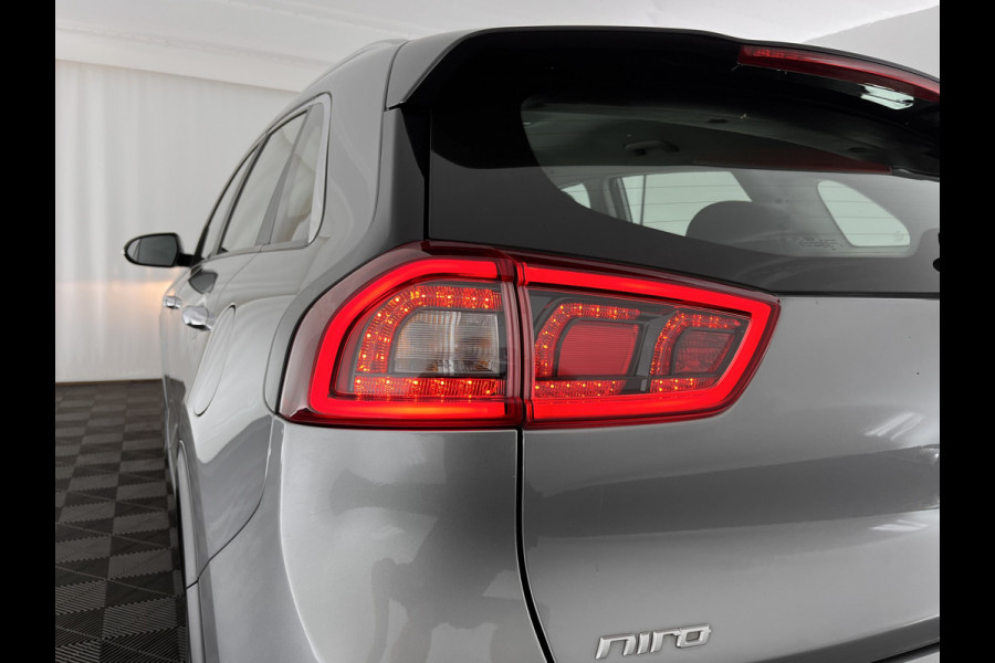 Kia Niro 1.6 GDi Hybrid ExecutiveLine Aut. *LEATHER-FABRIC | NAVI-FULLMAP | KEYLESS | CAMERA | COMFORT-SEATS | DIGI-COCKPIT | LANE-ASSIST | ECC | CARPLAY | PDC | 16''ALU*