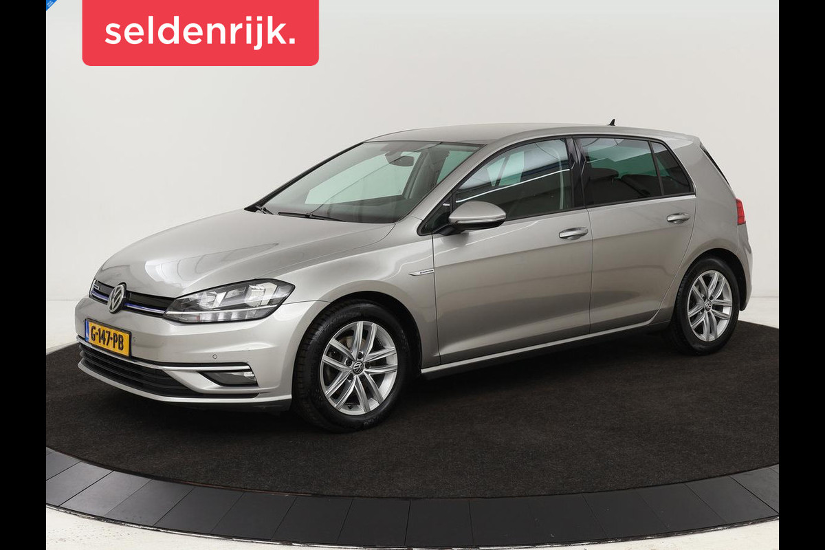 Volkswagen Golf 1.5 TSI Comfortline | Trekhaak | Carplay | Adaptive cruise | Navigatie | Parkeerhulp | Climate control | Bluetooth | Getint glas Volkswagen Golf 1.5 TSI Comfortline | Trekhaak | Carplay | Adaptive cruise | Navigatie | Parkeerhulp | Climate control | Bluetooth | Getint glas