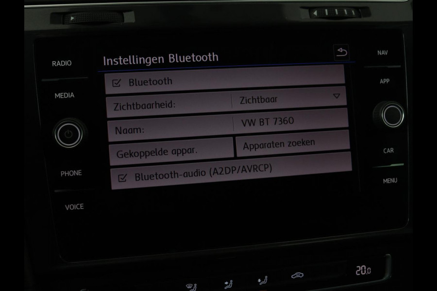 Volkswagen Golf 1.5 TSI Comfortline | Trekhaak | Carplay | Adaptive cruise | Navigatie | Parkeerhulp | Climate control | Bluetooth | Getint glas